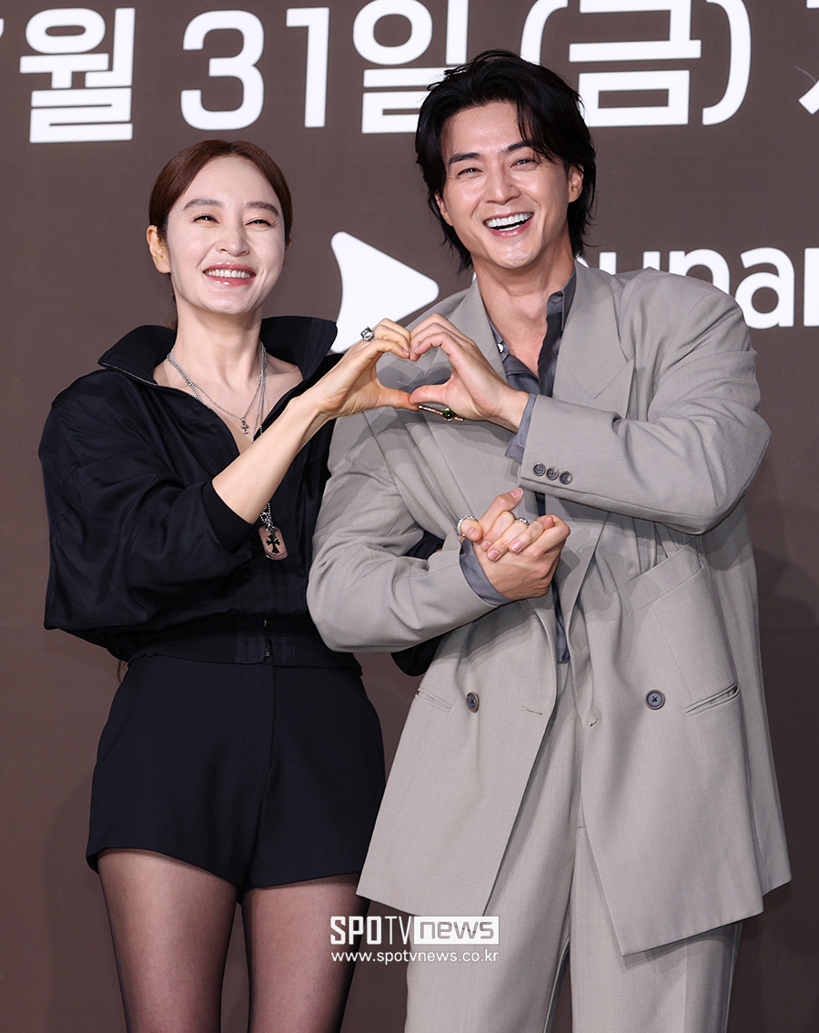 [포토S] 김혜수-김지훈, '11살 나이차 안 느껴지는 비주얼'