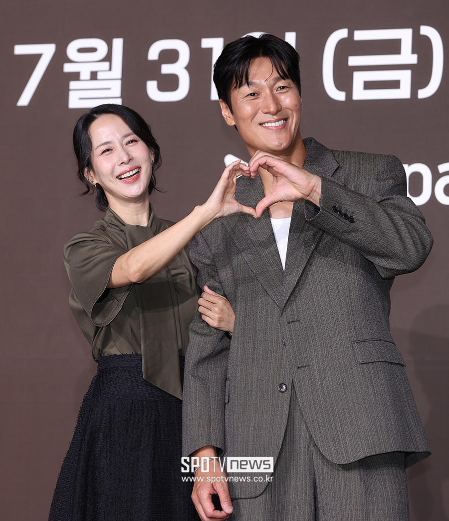 [포토S] 조여정-김재철, '미소가 닮았어'
