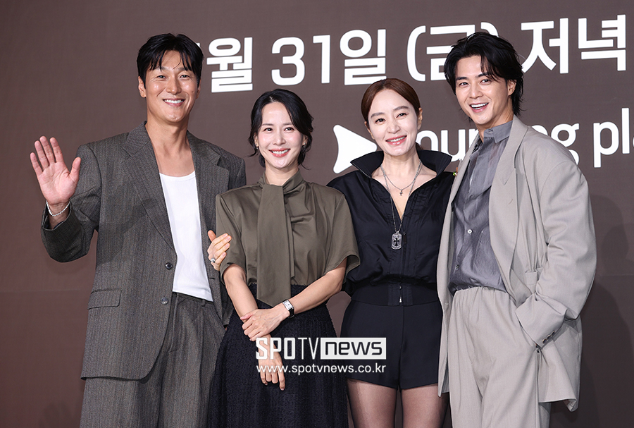 '지금불륜' 김혜수·조여정, 24년만에 재회 "함께라면 뭐든 할수있어"
