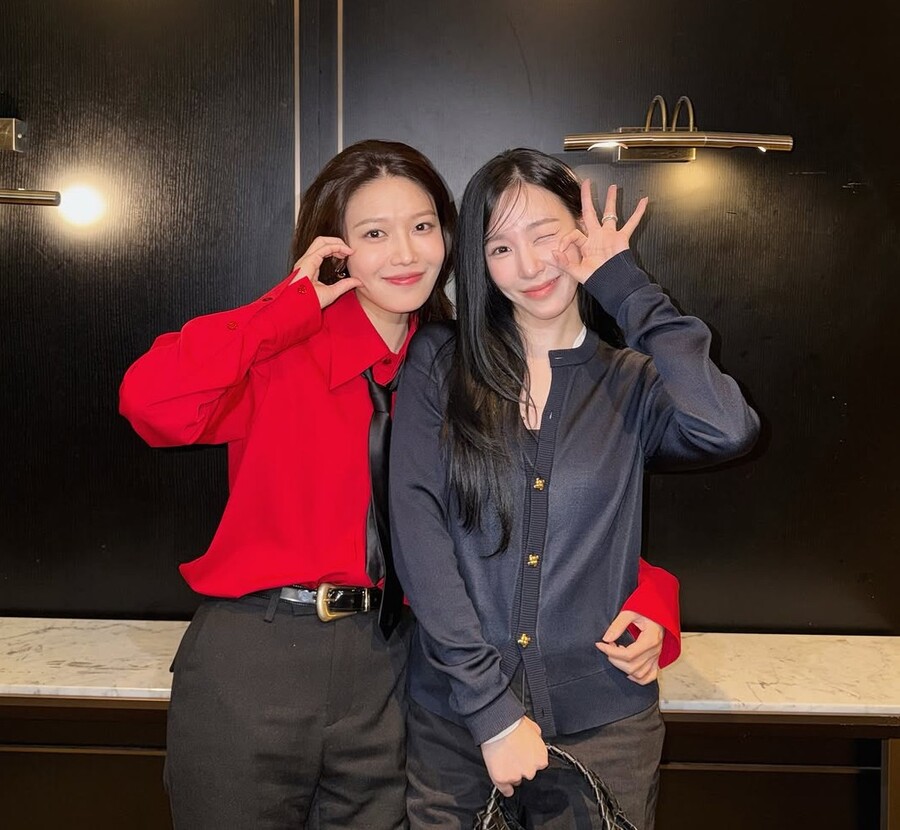 '영원한 소녀시대' 티파니 영, '오케이 마담2' 빌런 최수영 위해 현장 떴다