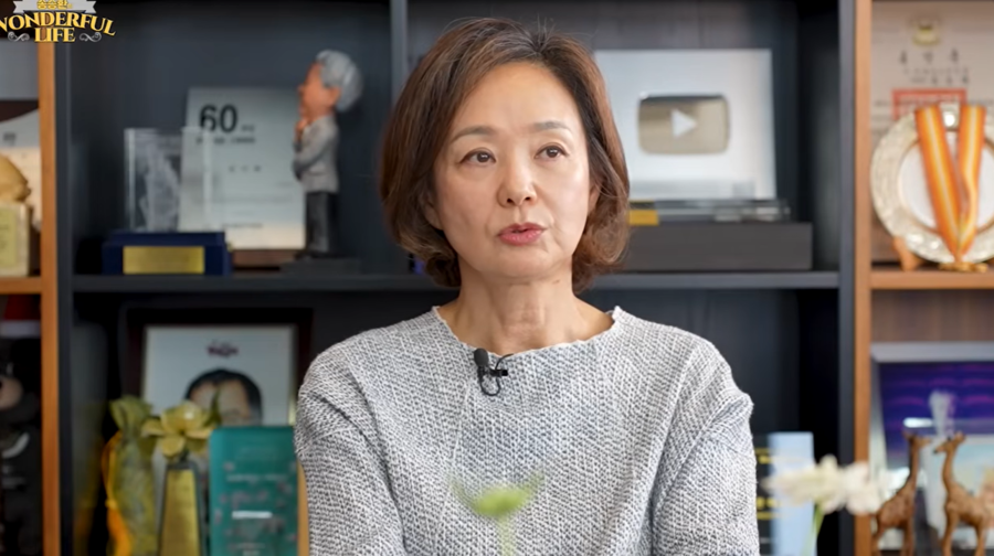 배종옥, 결혼 1년 반만에 이혼…싱글맘 심경 "홀가분, 더 편했다"