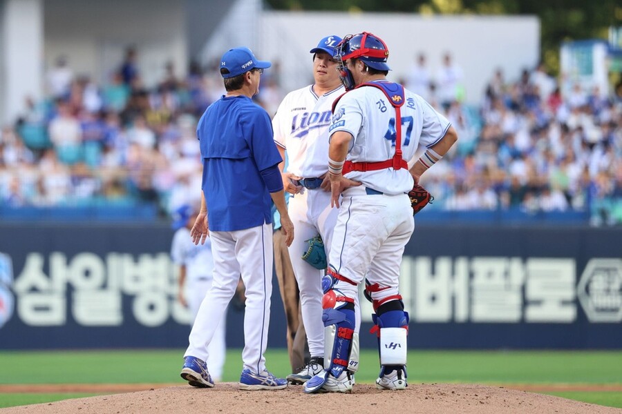 ▲ 왼쪽부터 최일언 코치, 양창섭, 강민호 ⓒ삼성 라이온즈