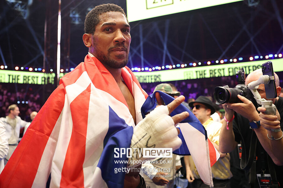 1억 파운드 걸고 싸운다! 역대급 세기의 대결 성사…그런데 "화가 난다", 개최지 놓고 벌써 갈등