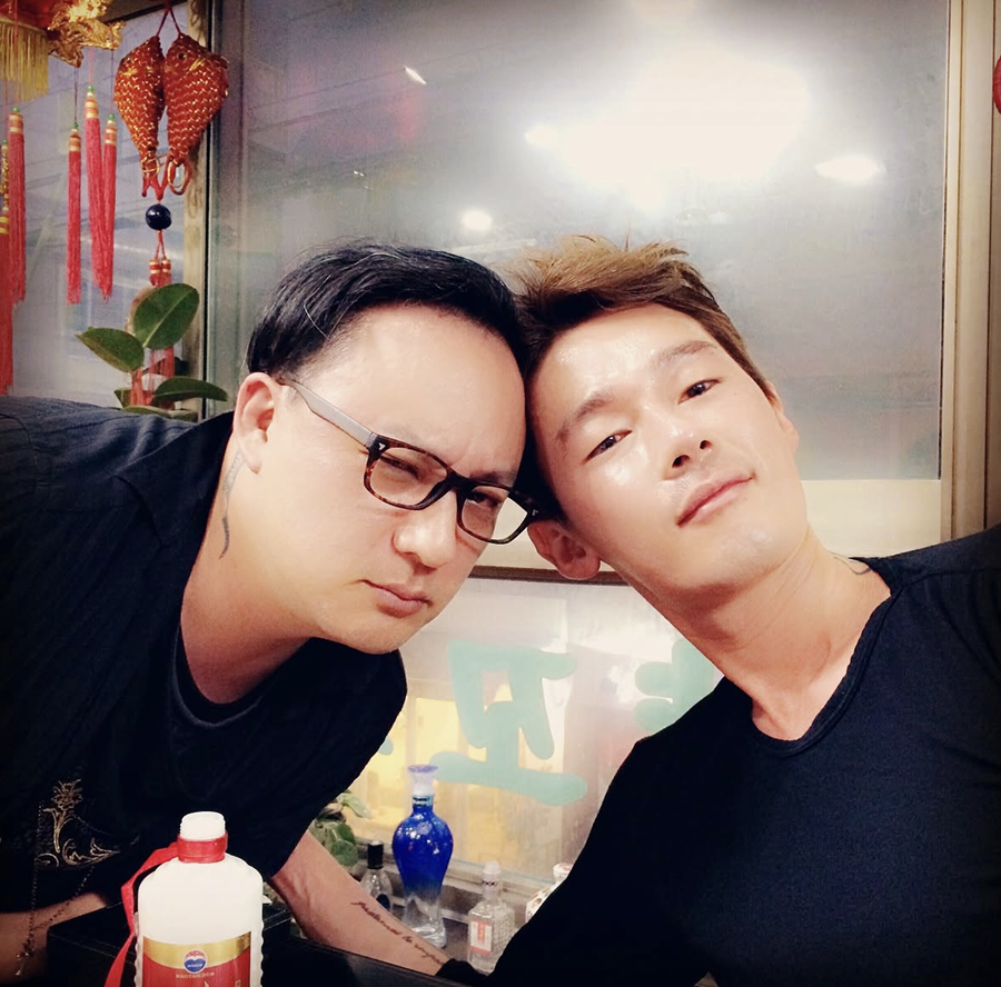 허지웅, '마왕' 故신해철 향해 먹먹한 심경 "오래된 사진도 힘겨워"