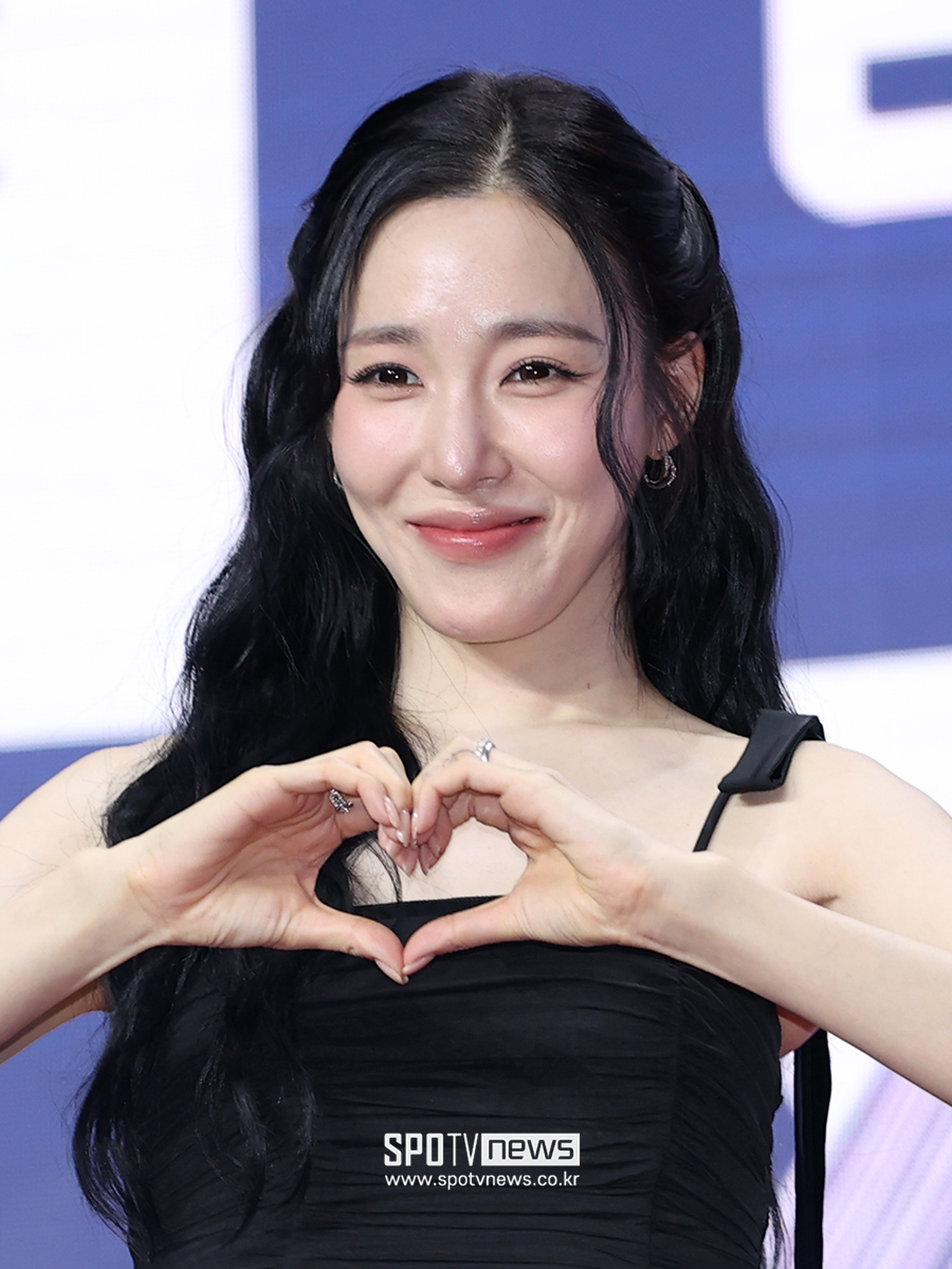 [포토S] '♥변요한' 티파니 영, '왼손 약지에 빛나는 반지'