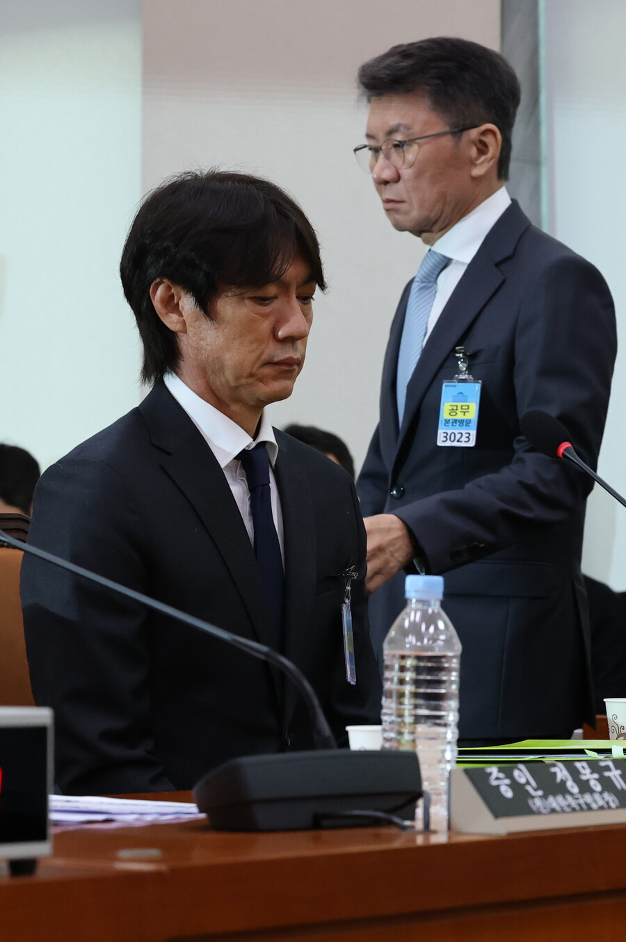 "기대에 보답하지 못한 책임을 받아들인다" 고개 숙인 홍명보, 국회 청문회서 거듭 사과