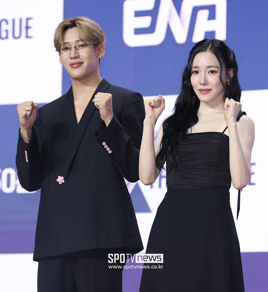 [포토S] 뱀뱀-티파니 영, '엑스 더 리그 파이팅!'