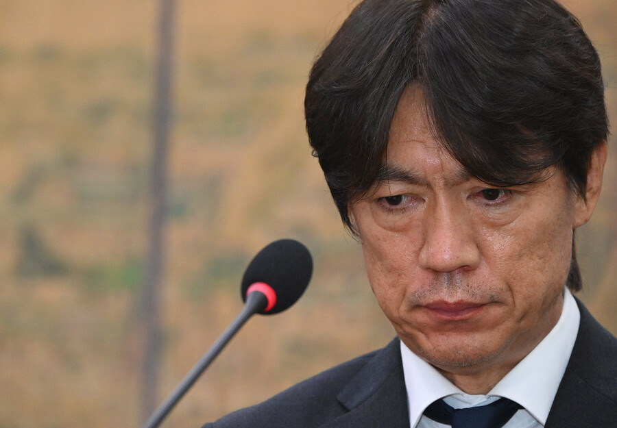 "빵집 회동? 어떠한 특혜나 이득 바라지 않았다" 홍명보 감독, '불공정 특혜 선임 논란'에 정면 반박