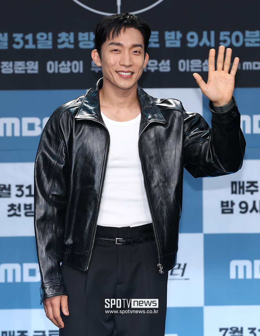 [포토S] 이상이, '폭염에도 포기할 수 없는 가죽 재킷'