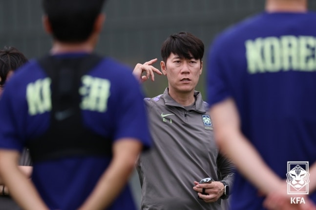 [오피셜] 韓 축구 절망적 악재 "日, LA 올림픽 예선 개최"…본선 티켓 고작 2장 → 김은중호, 일본에서 준우승 이상 필요