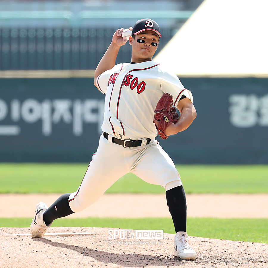 '역시 한국의 오타니' 엄준상 멀티히트에 2이닝 완벽 구원…덕수고 17년 만에 대통령배 우승