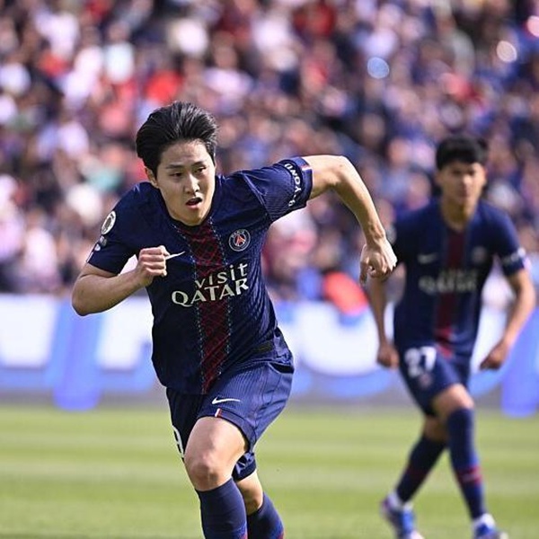 韓 축구 초대형 격찬! '발롱도르 후보' 이강인 향한 확신…"인천이 낳은 축구천재, ATM 이적은 최고의 선택"→파리 떠난 결단 부각 "그리즈만 7번 대물림으로 완성"