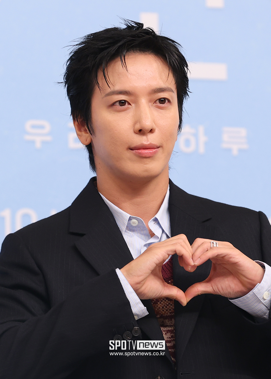 [포토S] 정용화, '기대하세요'