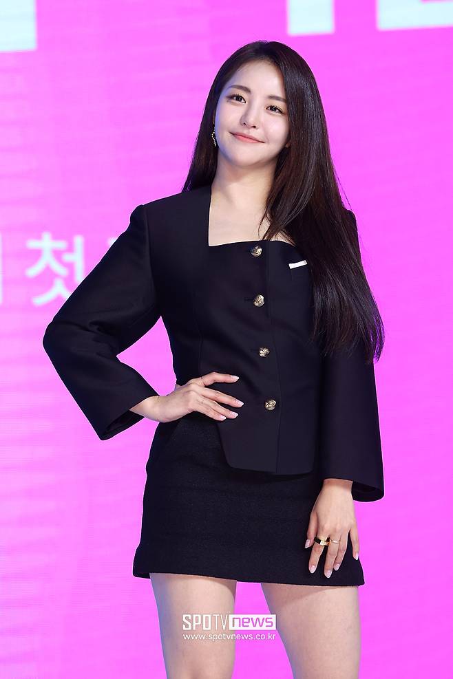 "브브걸 탈퇴하고 '롤린'을?"…남유정 '워터밤' 출연에 팬들 갑론을박[이슈S]