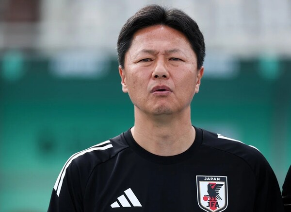 ▲ 오이와 고 일본 축구대표팀 감독 시선은 한국을 향해 있었다. "3년 전 항저우 아시안게임 결승에서 느낀 아쉬움을 반드시 씻어내고 싶다"며 한국전 설욕 의지를 숨기지 않았다. ⓒ 일본 '게키사카'