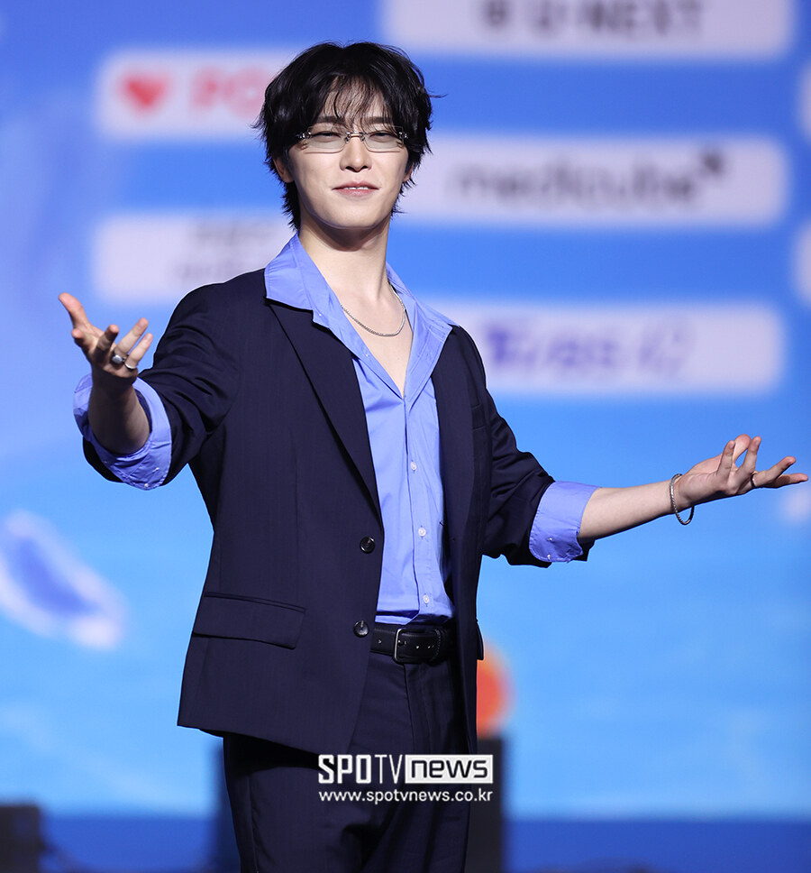 포토S] 세븐틴 디노, '트로트 가수 피철인'