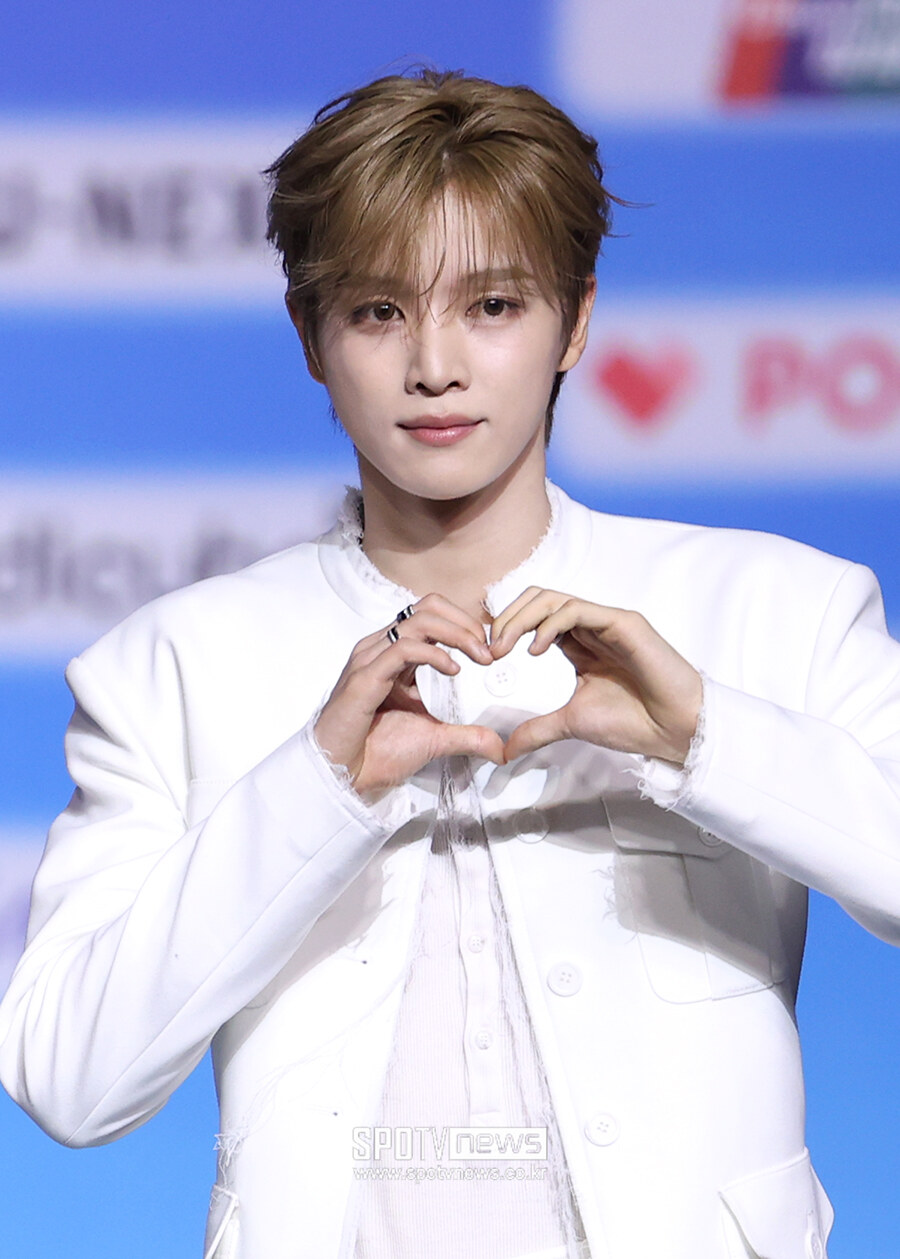 [포토S] 라이즈 성찬, '하트 뿅'