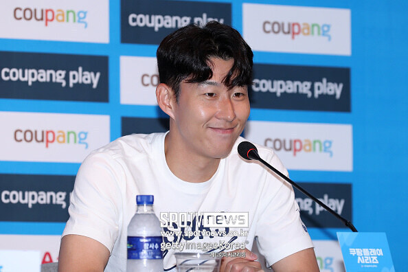 [오피셜] 손흥민 '아마 그가 토트넘 주장 되지 않을까'…판 더 벤, 전격 재계약 확정 “항상 스퍼스를 사랑했다”