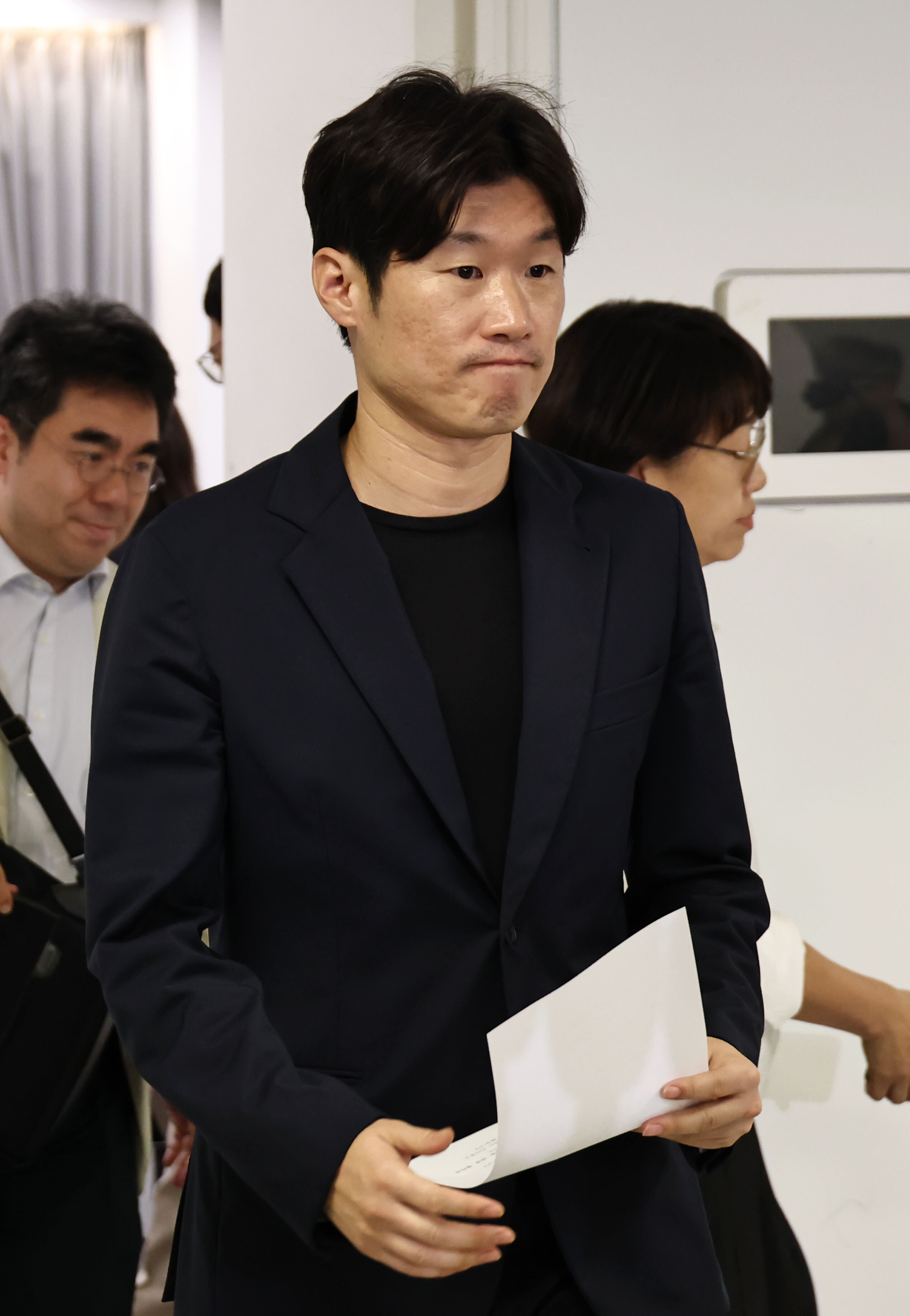 박지성 참담한 반응, '심판 성접대' 파문에 "韓축구 안 좋은 상황, 깊은 고민 필요해" → 축구협회장 선거부터 확 바꾼다