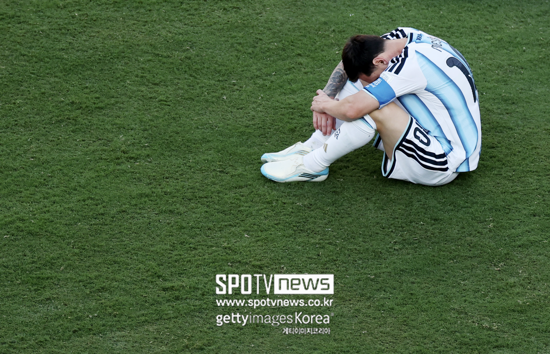 ‘충격’ 英 BBC “메시, 축구 선수 은퇴 가능성...심각하게 미래 고민” 장문의 사부곡 속 절절한 슬픔