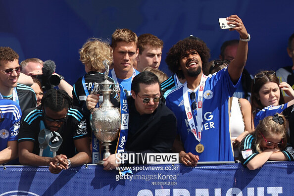 'EPL 우승→충격 3부 추락...' 3400억 입금되면 팀 팔려, 레스터 동화썼던 ‘킹파워 떠난다’