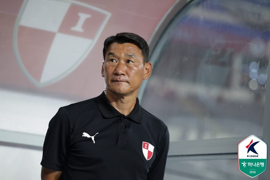조성환 감독 “솔직히 팬들에게 얼굴을 못 들 정도, 프로니까 이겨내야”