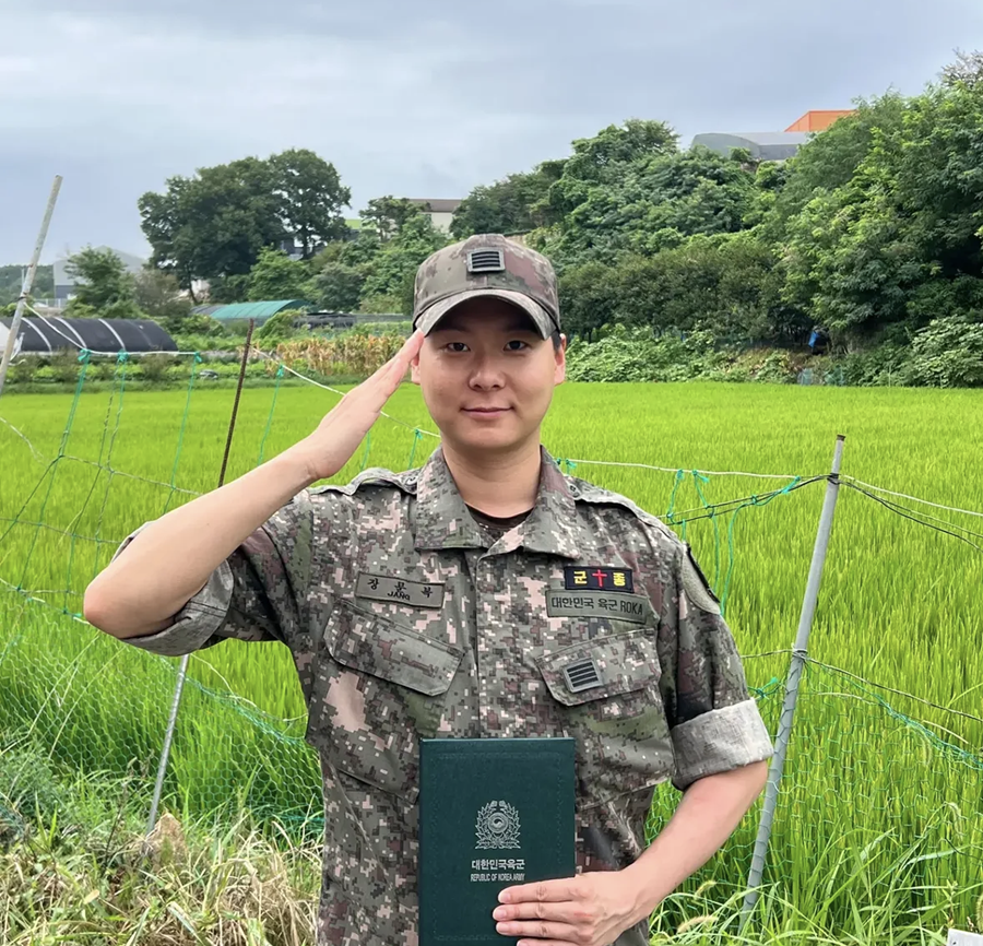 장문복, 육군 만기 전역 "군복무 마쳐…가수로 다시 서겠다"