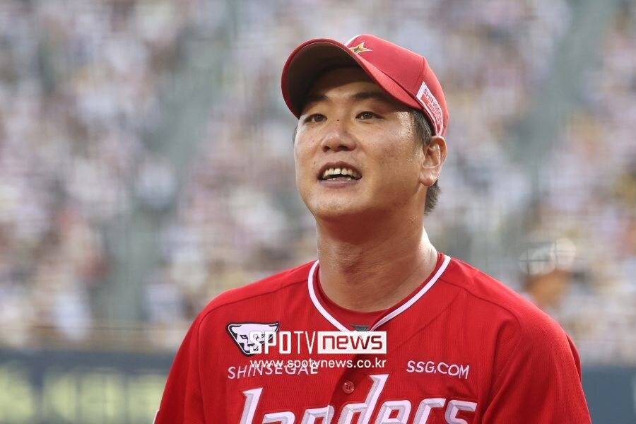SSG 두 개의 심장은 지금 더 강해지는 중… 레전드 이즈 백 개봉박두, 건강하게 만나요