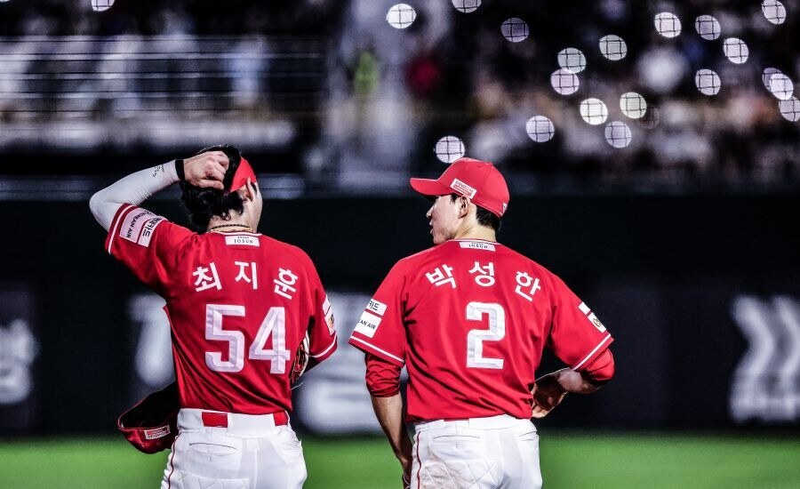 SSG 센터라인 이상 없다, 이대로 해체는 너무 아깝다… 돈 쓰고 금메달, 행복회로 돌아간다