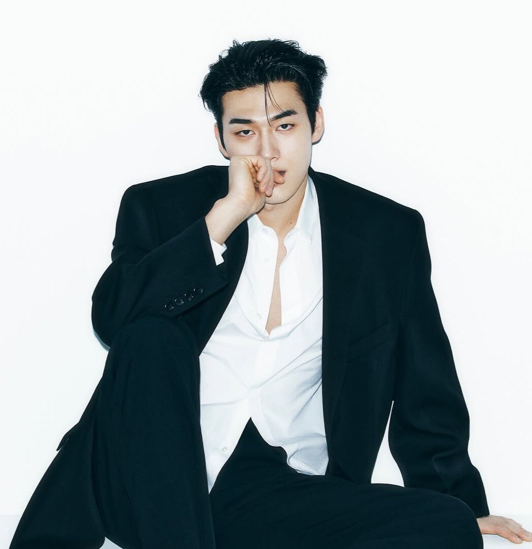 "터질 게 터졌다"…홍민기 생일카페 방문 팬도 폭로글 '일파만파'