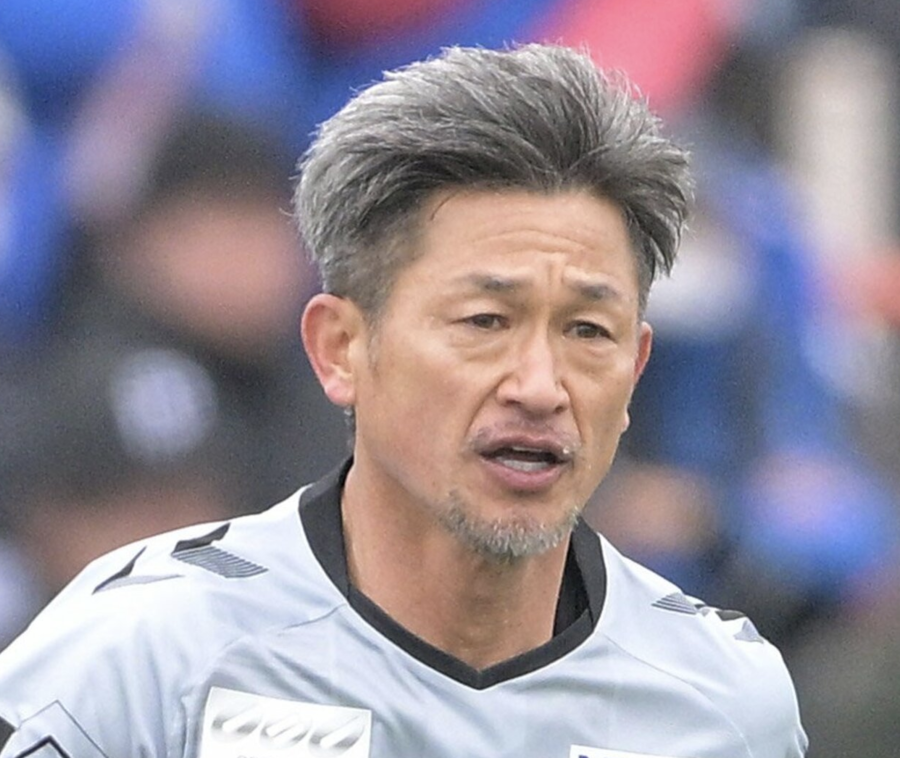 [오피셜] "노욕이다, 후배들 위해 양보해야" 비판에도 건재함 과시...'59세' 미우라, 멀티골 작렬→일왕배 역사상 최고령 득점 기록 경신