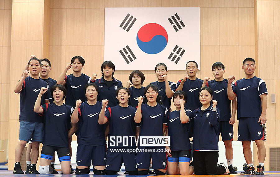 [포토S] 파이팅 외치는 여자 레슬링 선수들