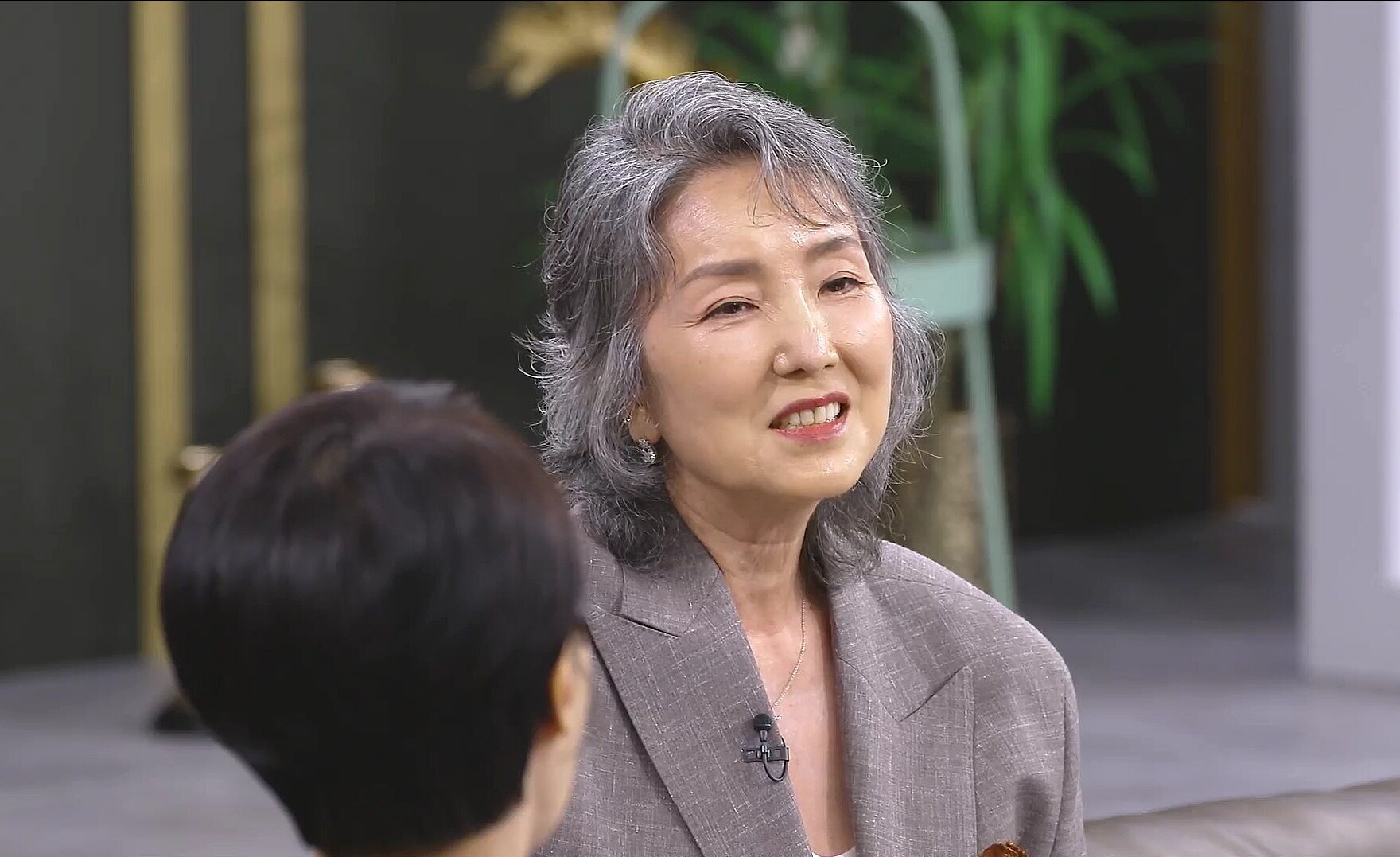 "이휘향, 젊은 남자와 여행왔다" 괌 한인사회 루머 해명…알고보니 '붕어빵' 친아들('데이앤나잇')