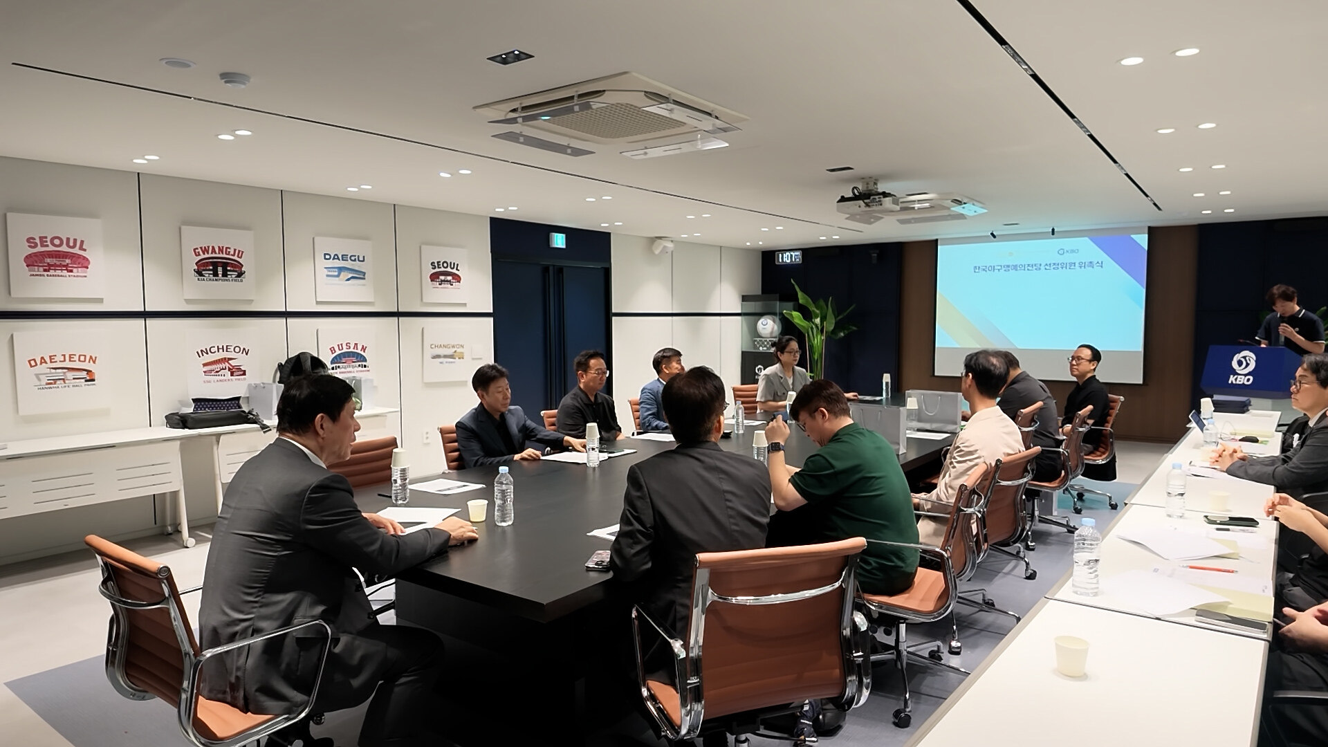 KBO 야구·언론·학계 아우르는 '명예의 전당' 선정위원회 출범…본지 이재국 전문위원 위촉