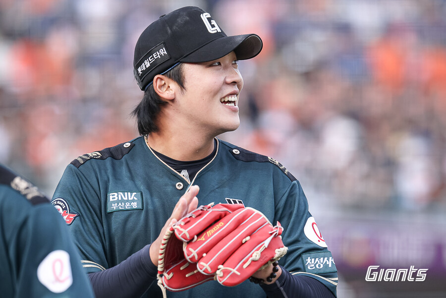 '상무 입대' 앞두고 롯데 156km 파이어볼러의 어필 "기회 많이 받아서, 마지막 불꽃 태우고 싶어요"