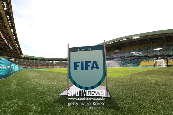 ▲ 국제축구연맹(FIFA)이 대한축구협회에 공식 서한을 보내 최근 한국 축구를 둘러싼 주요 현안에 대한 정보 제공을 요청했다. 정부 등 제3자의 축구협회 운영 개입을 엄격하게 금지해 온 FIFA가 문화체육관광부 주도로 출범한 '혁신위' 활동을 주시하기 시작한 것이다.