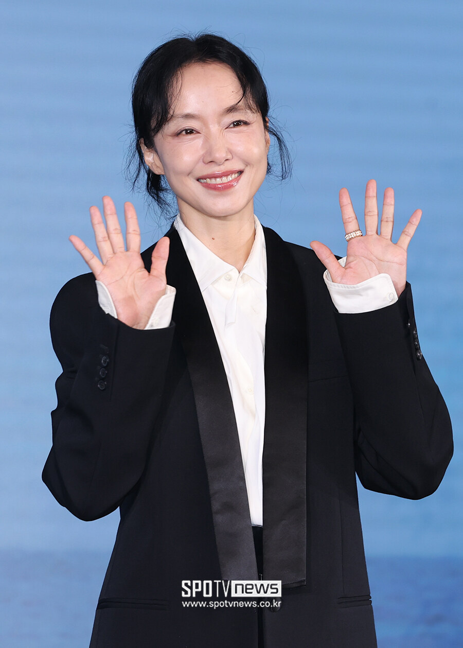 [포토S]전도연, '50대 나이 믿기지 않는 미모'