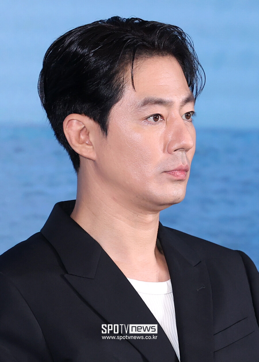 [포토S] 조인성, '콧날이 반짝'