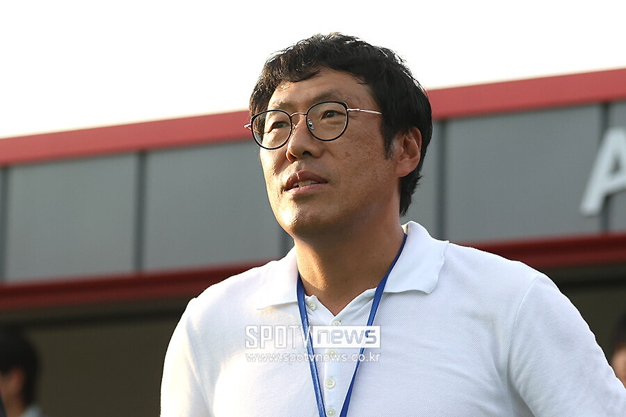 [포토S] 결승전 앞둔 용인대 박준홍 감독