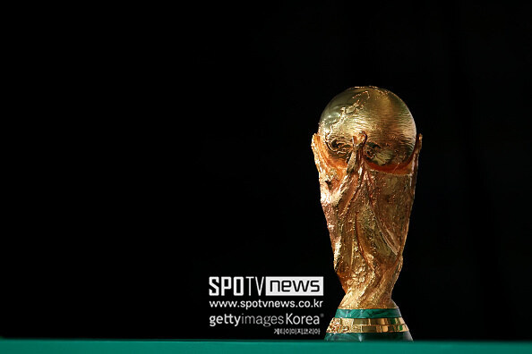 [속보] FIFA 월드컵 폐지 위기…유럽 강경한 보이콧 통했다, 월드컵 민영화 추진 철회→FIFA 사과 받아→주관 대회 출전 ‘보이콧 전면 철회’