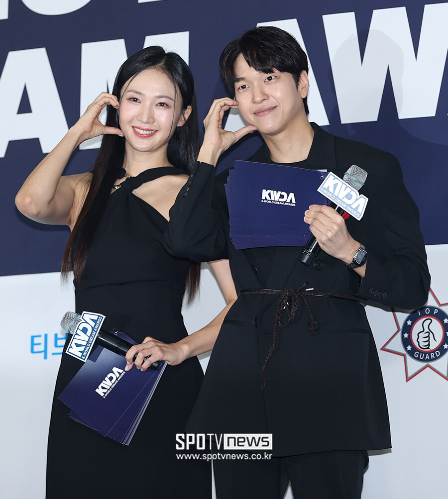[포토S] 유재필-황인혜, 'KWDA 블루카펫 MC~'