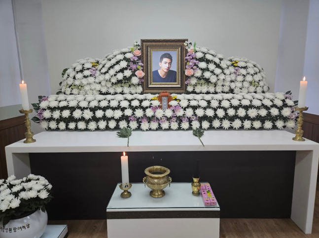 '돌연 사망' 이용주, 빈소 공개됐다..지인 "고인 휴대폰 비번 걸려 있어 어려운 상황"