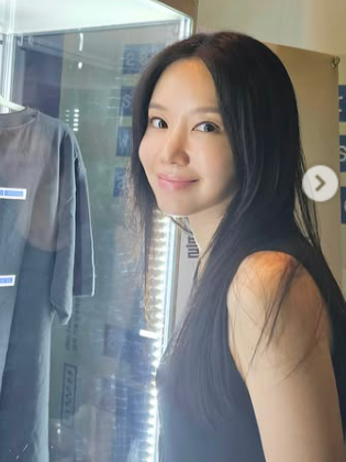 '4년 공백' 김아중, 반가운 근황..43세에도 여전한 동안 미모