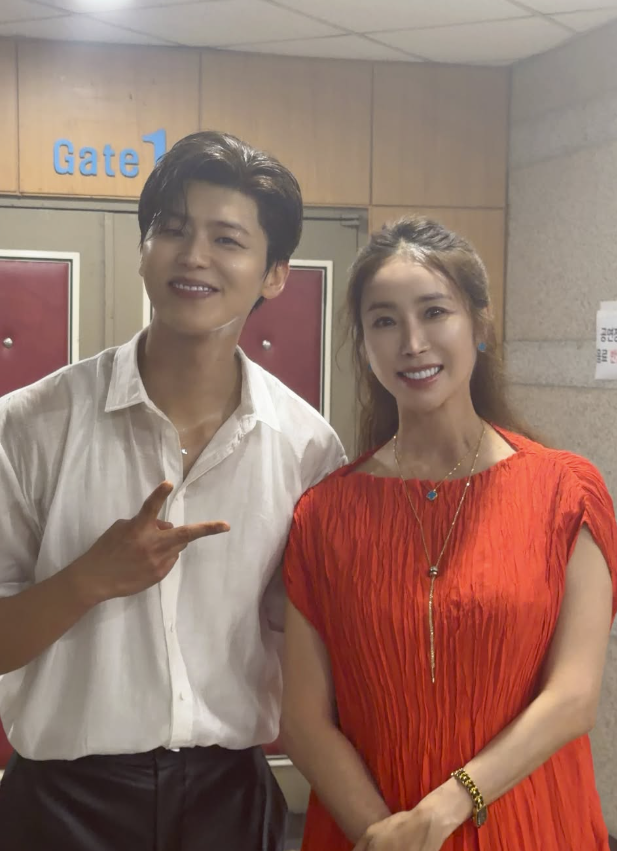 한다감, '연예계 최고령 산모' 태교는 급이 다르네 "사람은 많이 만나보고 느껴야 해"