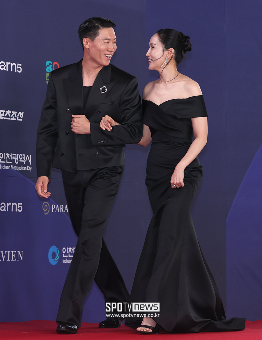 [포토S] 진선규-박보경 부부, '꿀 떨어지는 눈빛'