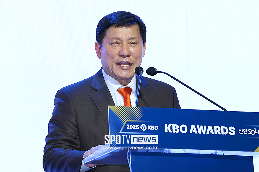 "탁상행정의 극치", "누굴 위한 야구인가?"…이 더위에 야구를? 선수들도 뿔났다, 현장 목소리 듣지도 않는 KBO