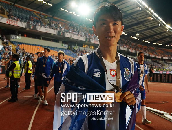 '한국 대표팀 에이스' 황인범, 진짜 큰일날 뻔...페널티킥 헌납 위기 넘겼다, FC포르투는 포르투갈 슈퍼컵 우승
