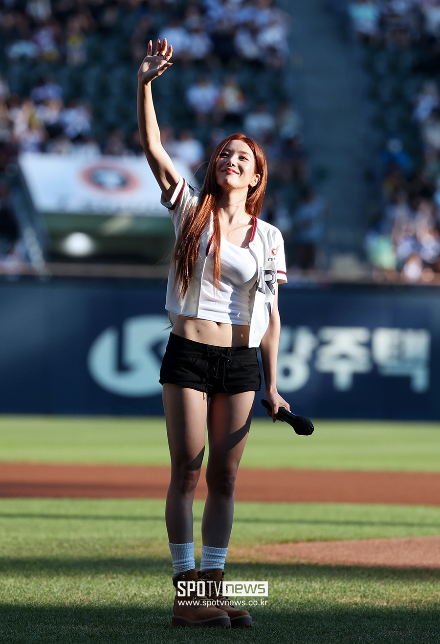 [포토S] 권은비, '잠실에 뜬 워터밤 여신'