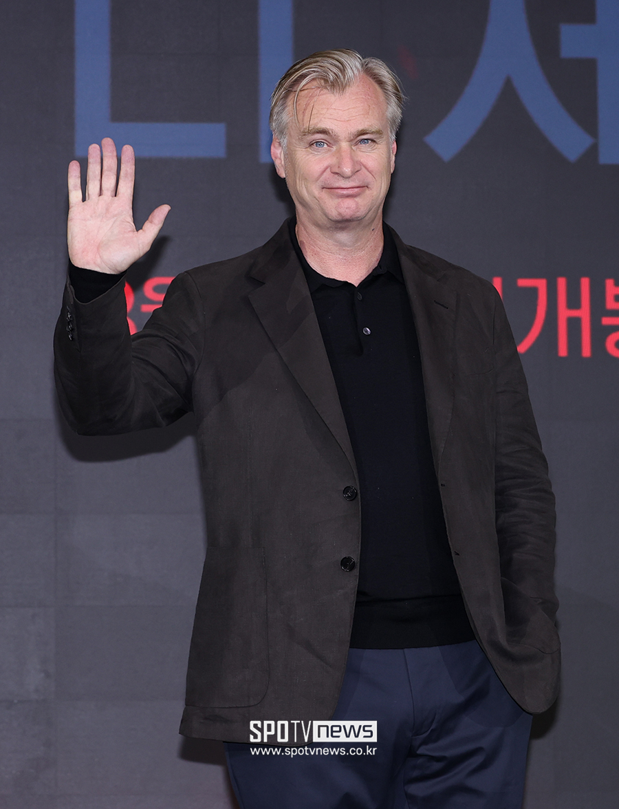 韓 최초내한 크리스토퍼 놀란…♥아내 따라 올리브영 갔다 "조금 힘들어해"