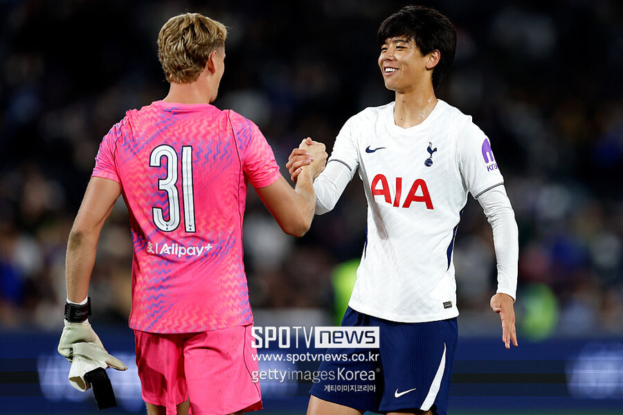 ▲ 프리미어리그 새 시즌 개막이 다가오는 가운데 일본 축구계는 타카이가 토트넘 1군 경쟁에서 살아남을 수 있을지 관심이 쏠리고 있다.